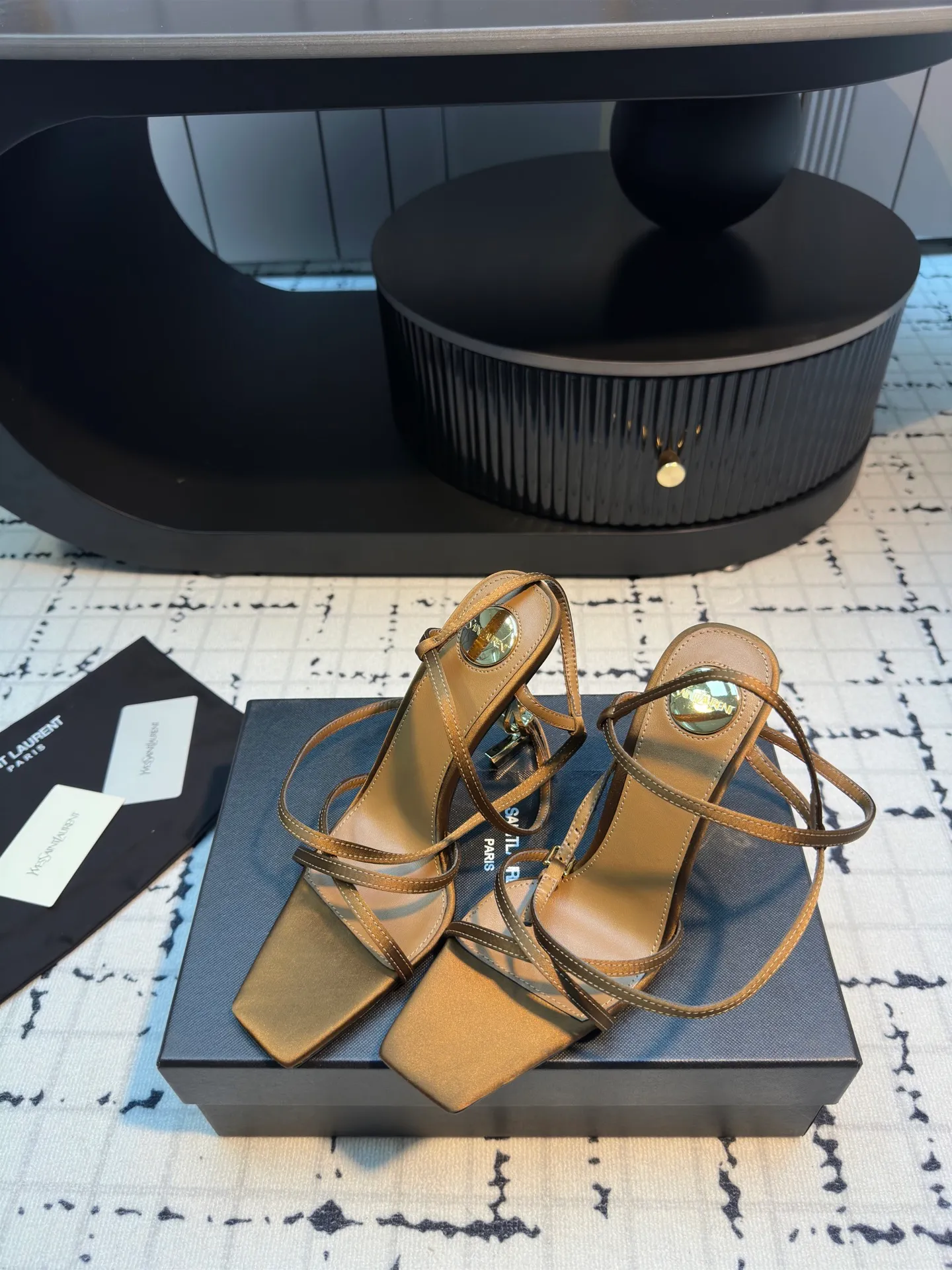 👟👟Ex-factory price 640👟👟 LAUREN* YSL Yang Shulin's new letter heel high-heeled sandals, beautiful high-heeled shoes for young ladies, elegant, charming and sexy, full of femininity, silk upper, sheepskin lining, original molded letter heels, Italian genuine leather outsole, heel height: 9cm, size: 35/40 (custom-made in 40%, non-refundable and non-exchangeable)